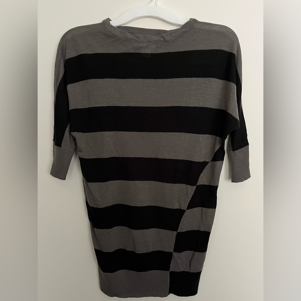 3/4 Sleeve Lightweight Sweater by Motherhood Maternity. Size XS. EUC.